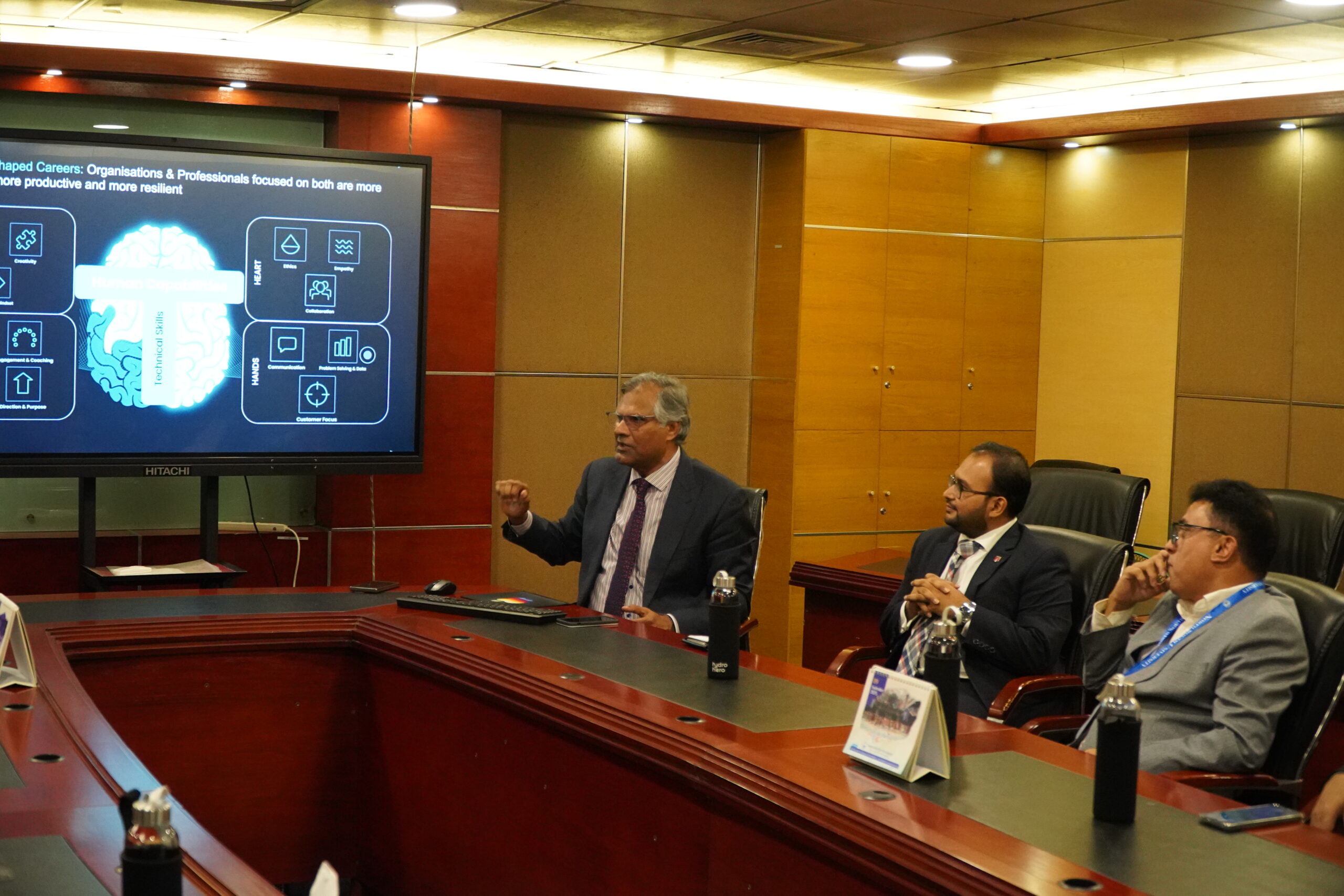 The Role of Artificial Intelligence in Contemporary Education (3)