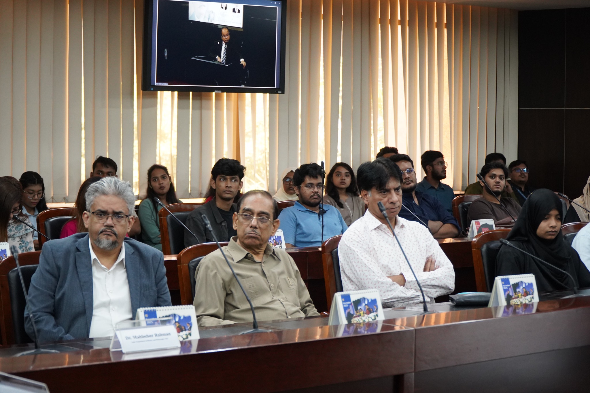 Allama Iqbal’s Concept of the Shaheen (Falcon) and Today’s Youth 12