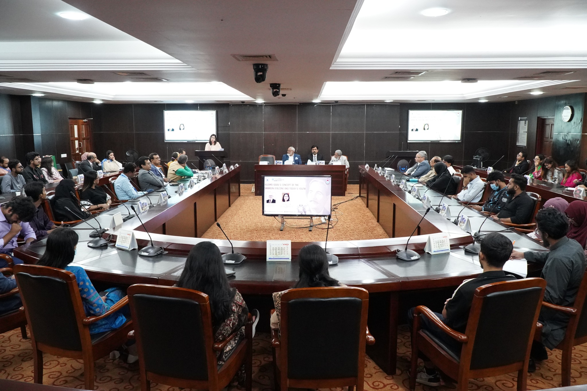 Allama Iqbal’s Concept of the Shaheen (Falcon) and Today’s Youth 16