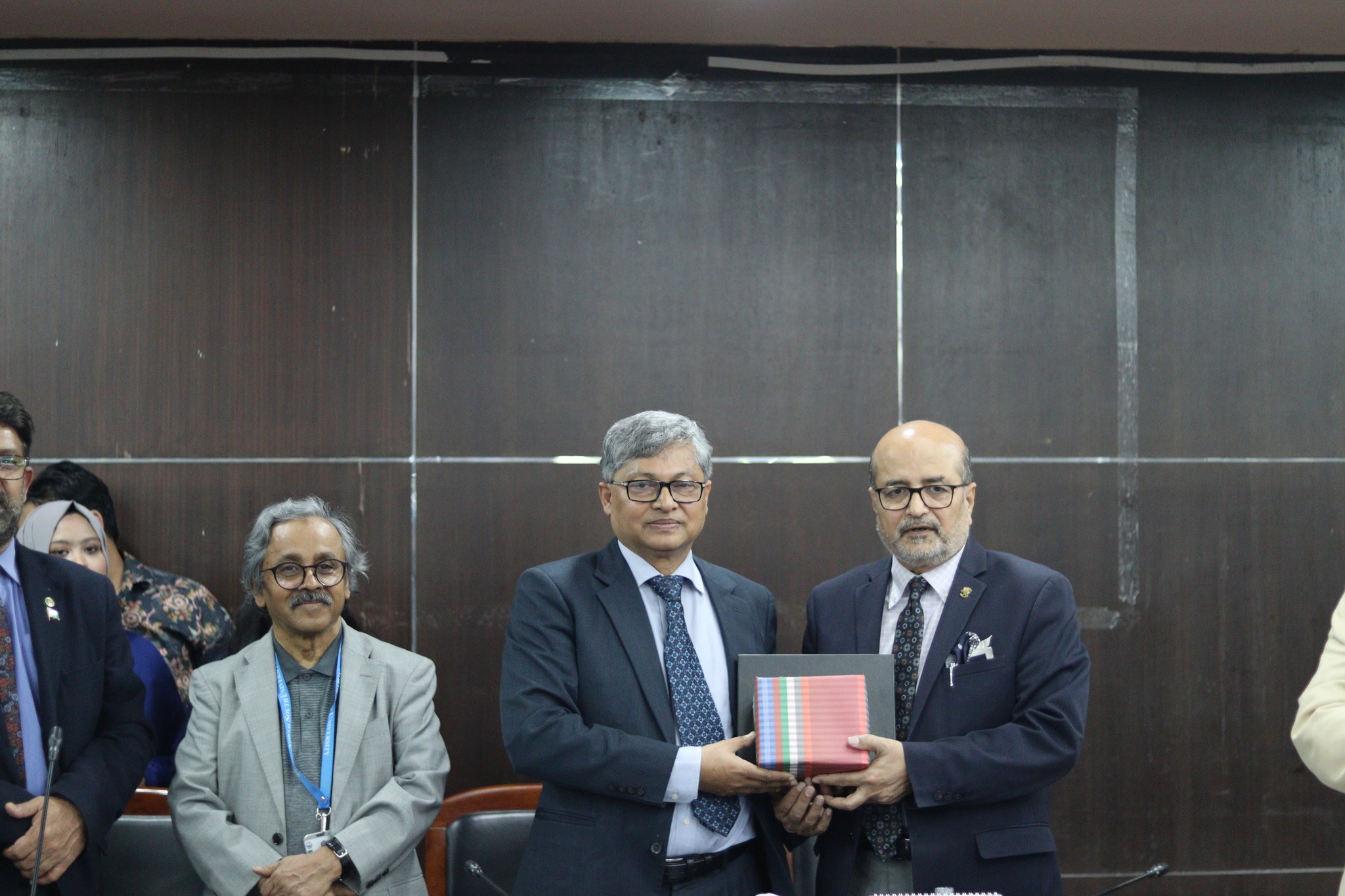 How to Achieve Higher Rankings for Universities (54)