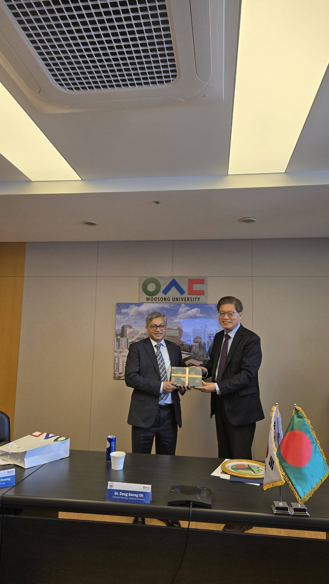 North South University’s Vice Chancellor, Prof. Abdul Hannan Chowdhury, visited Woosong University, South Korea6