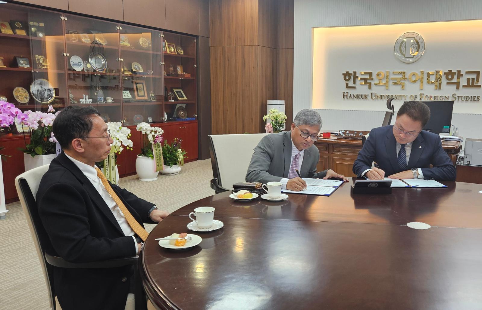 Vice Chancellor of North South University attended a collaboration meeting at Hankuk University of Foreign Studies (HUFS), South Korea2